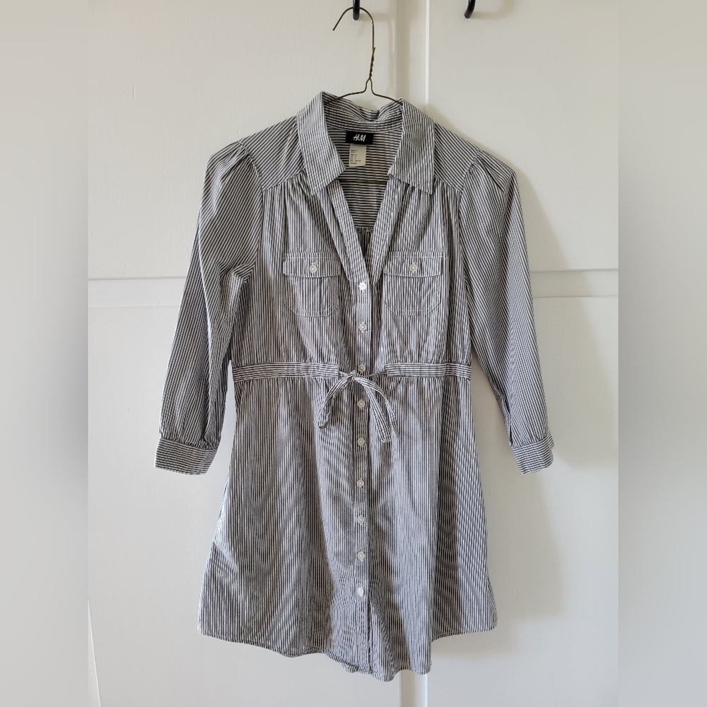 H&M Black and White Long Striped Tunic/Button Down Shirt Modest Pockets Size 2